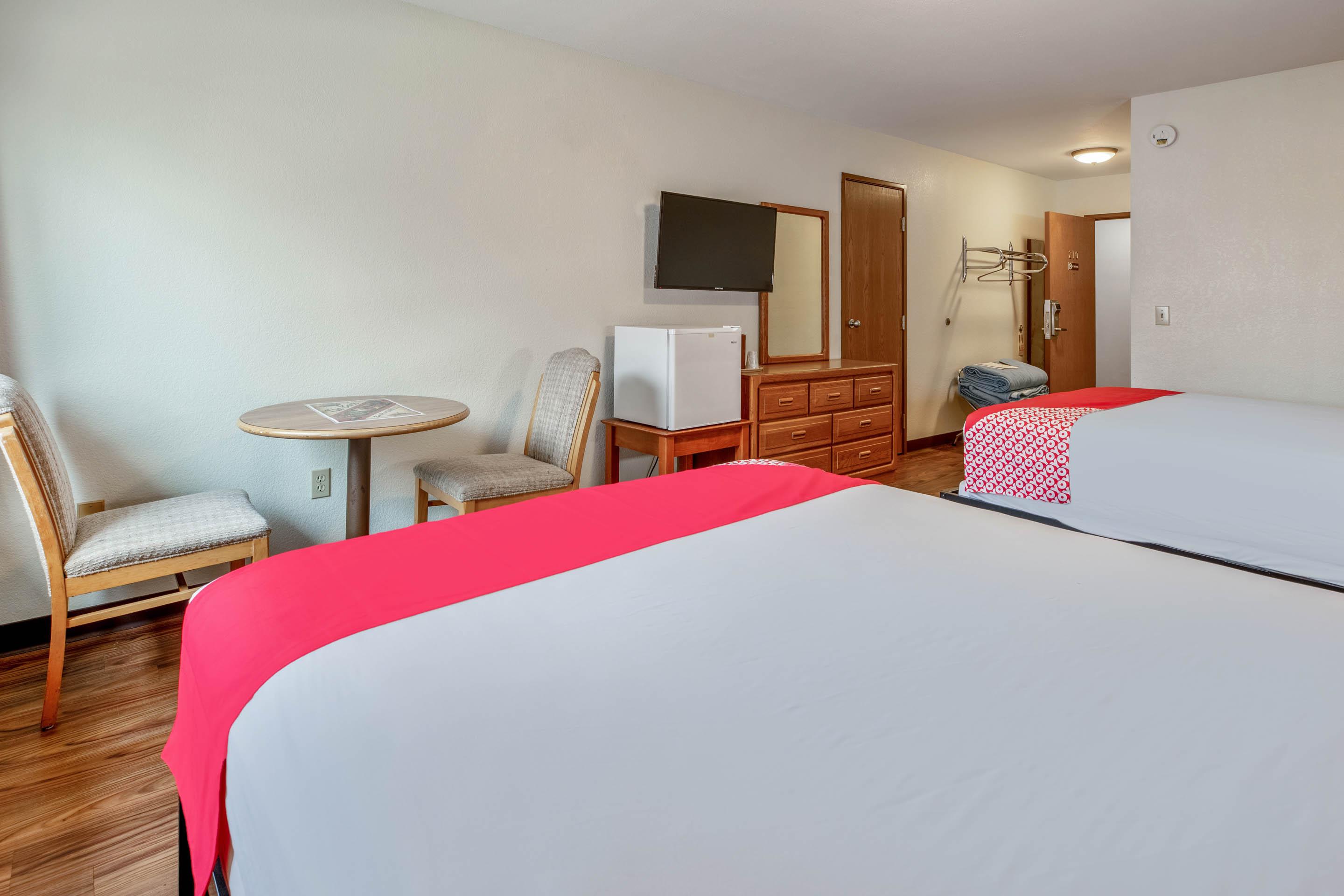 Oyo Hotel Chesaning Route 52 & Hwy 57 Exteriör bild
