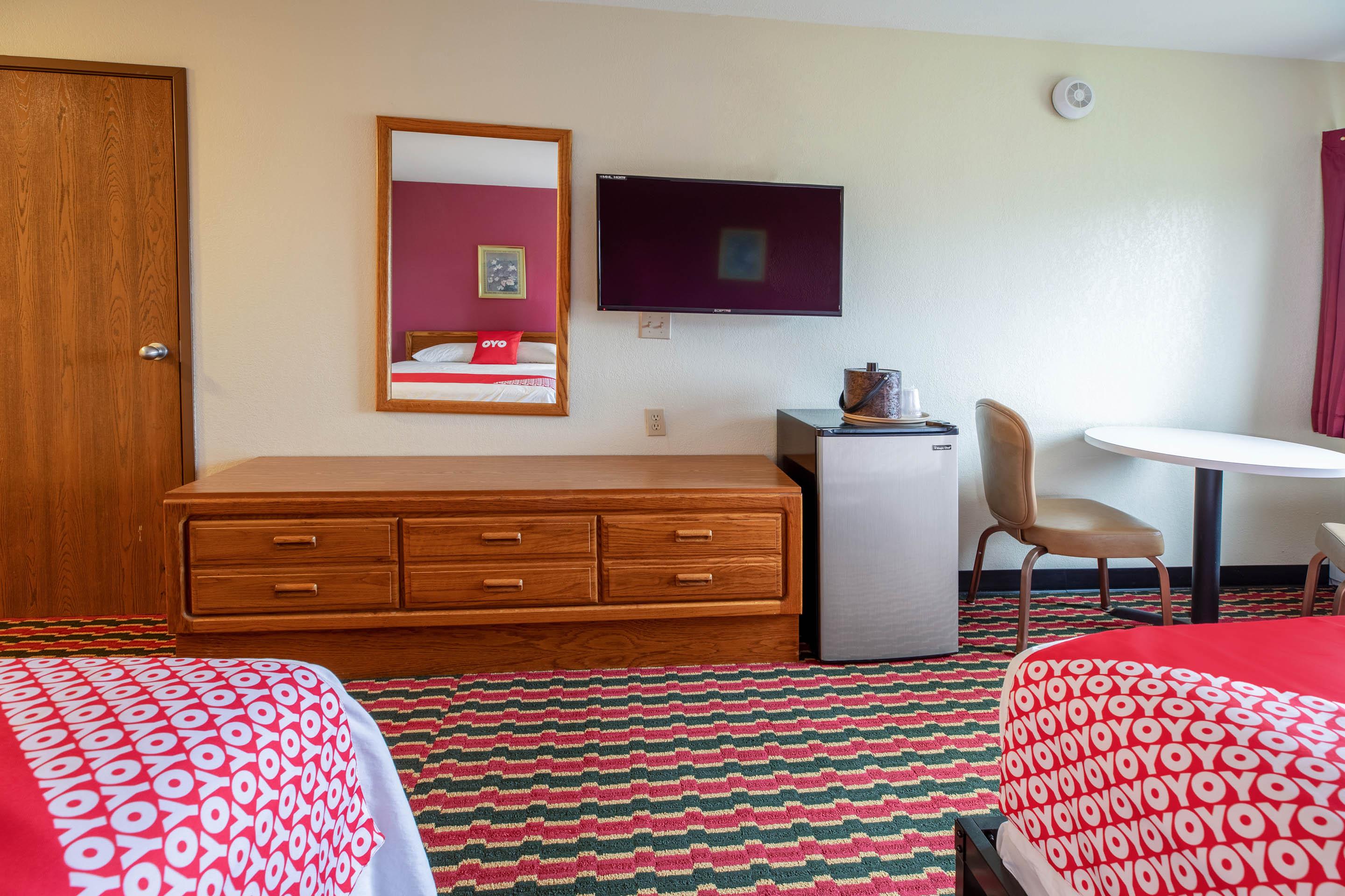 Oyo Hotel Chesaning Route 52 & Hwy 57 Exteriör bild