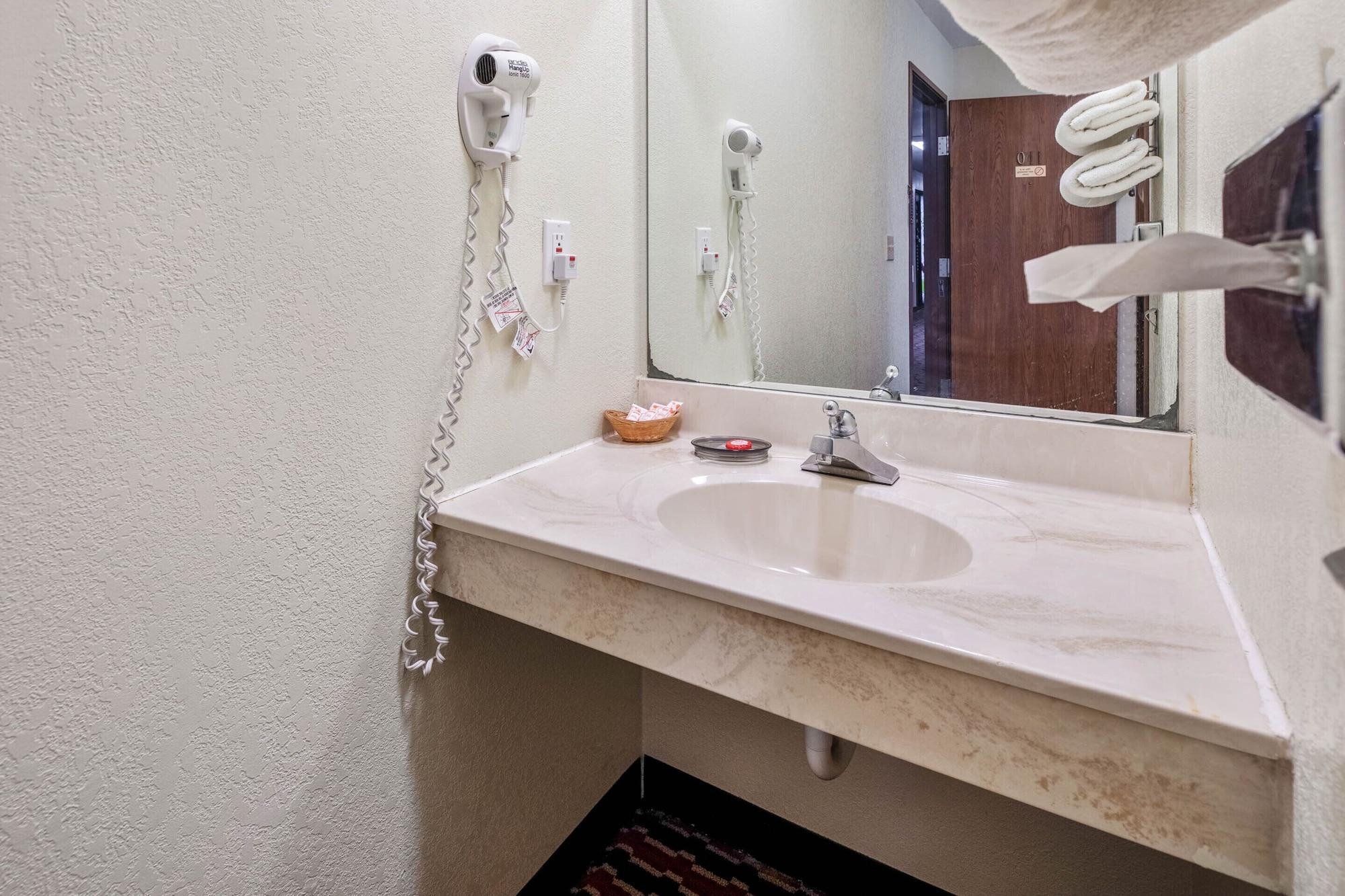 Oyo Hotel Chesaning Route 52 & Hwy 57 Exteriör bild