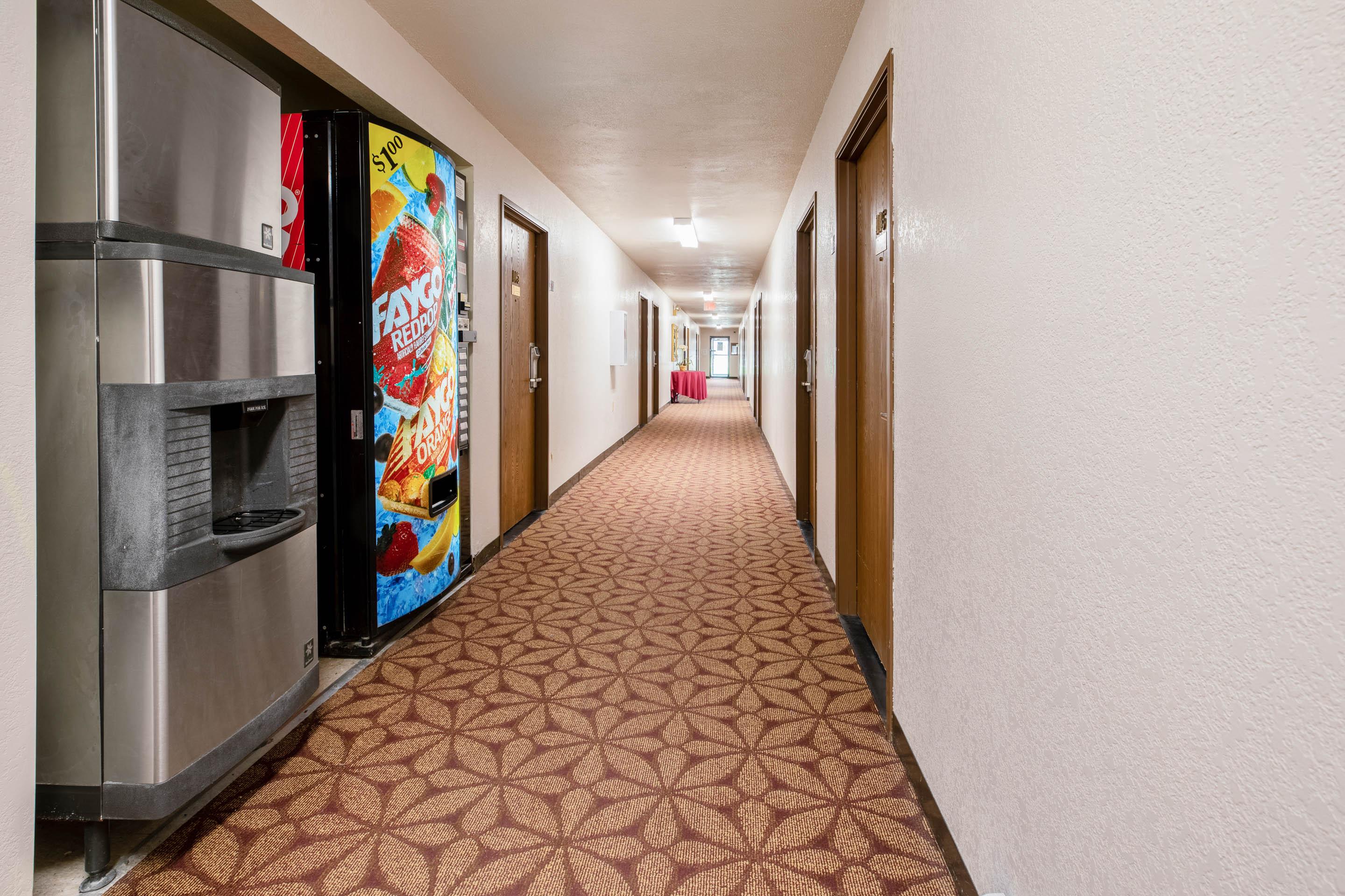 Oyo Hotel Chesaning Route 52 & Hwy 57 Exteriör bild
