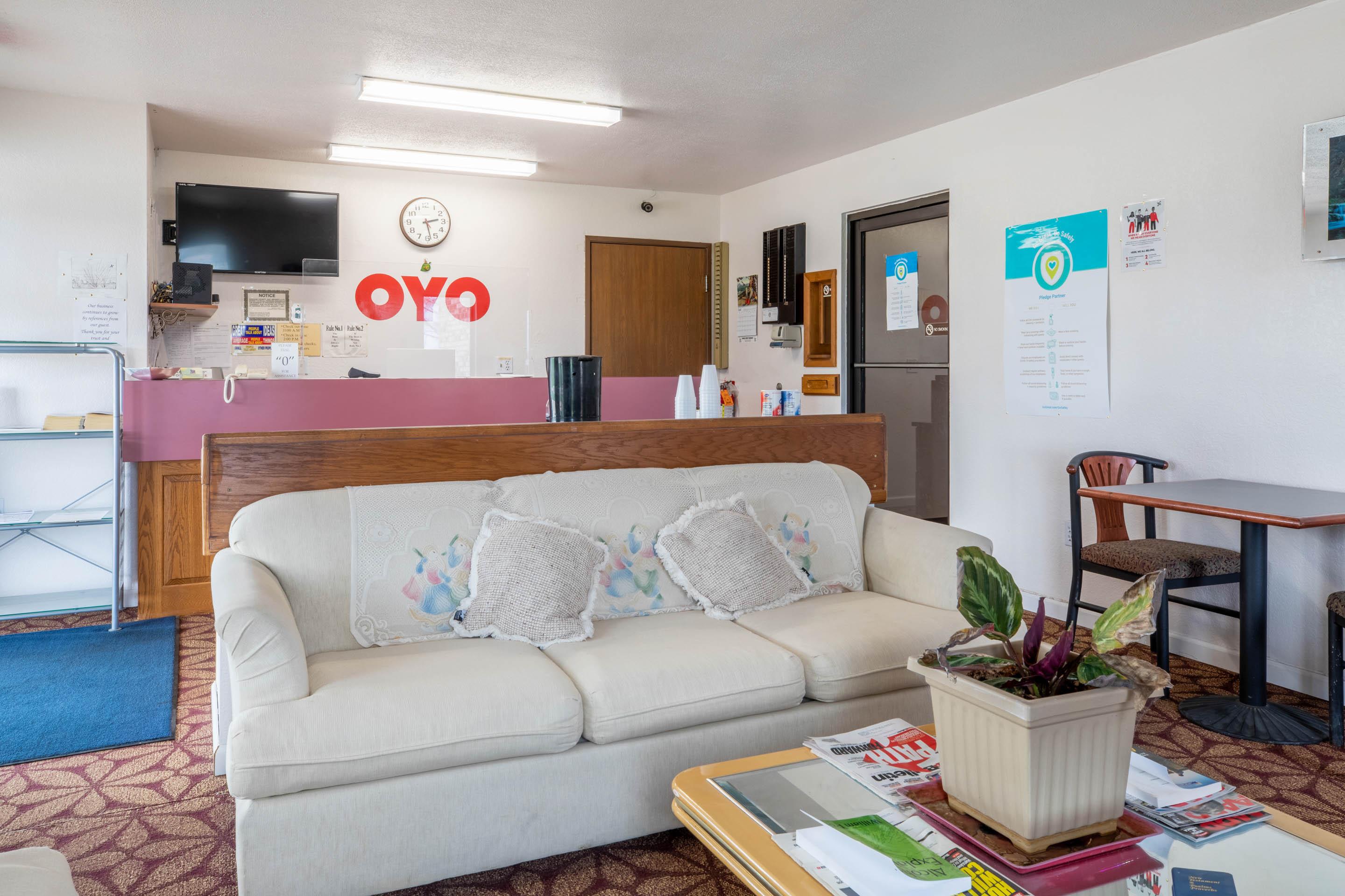 Oyo Hotel Chesaning Route 52 & Hwy 57 Exteriör bild